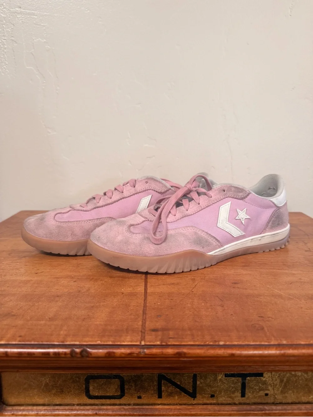 Converse Pink Low-Top Star Chevron Sneakers - Picture 2 of 6